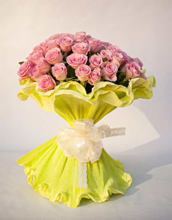 ramo de rosas rosas grande bonito regalo entrega a domicilio madrid